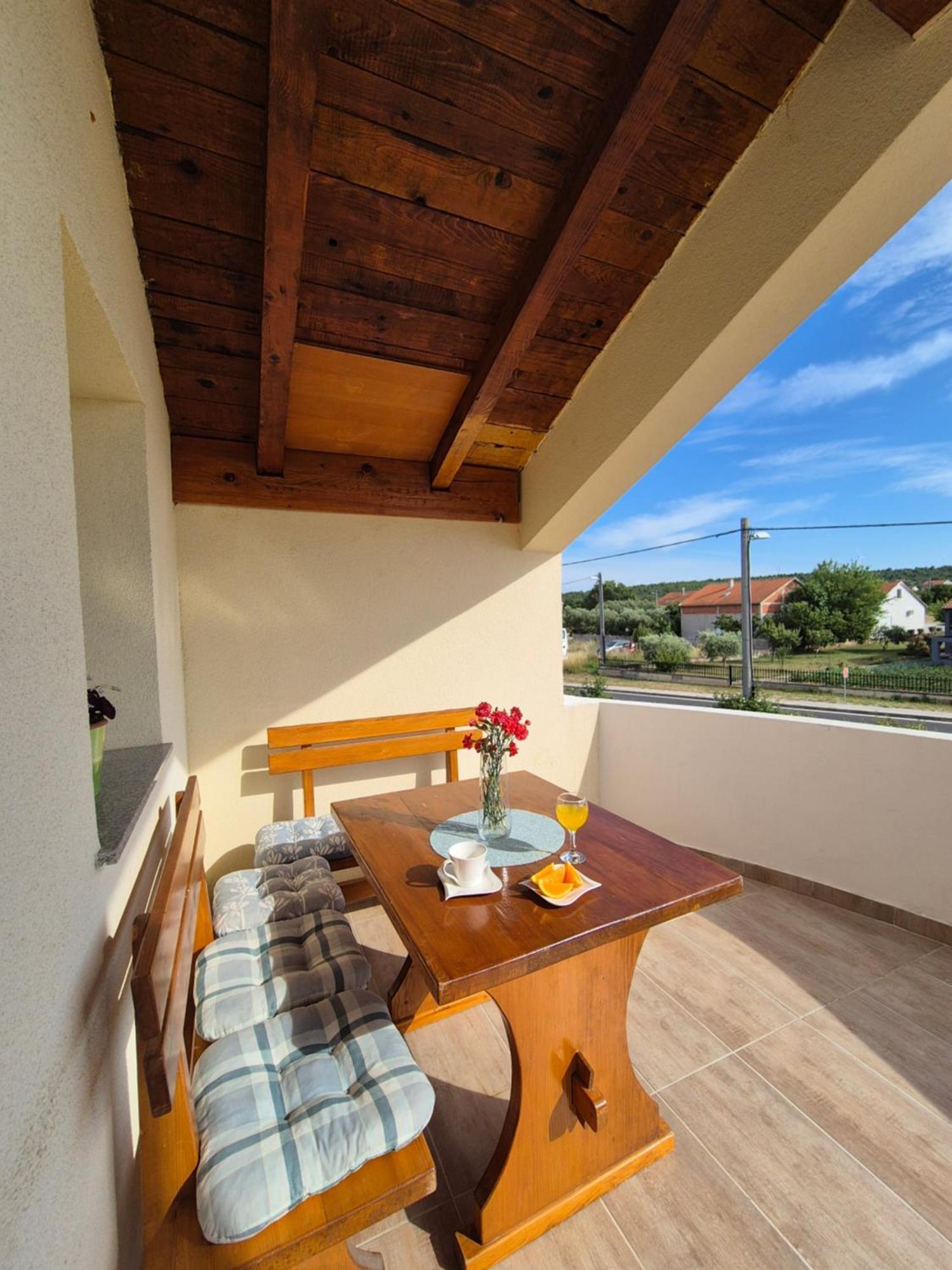 Apartman Lucija Daire Pridraga Dış mekan fotoğraf